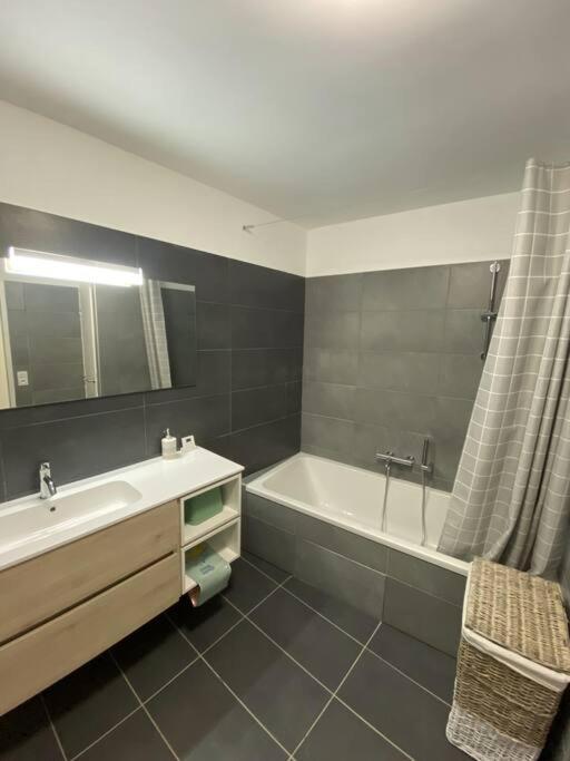 B32- T3-Les Hauts Du Port-Parking-Clim-Wifi-50M Du Port Bonifacio  Luaran gambar